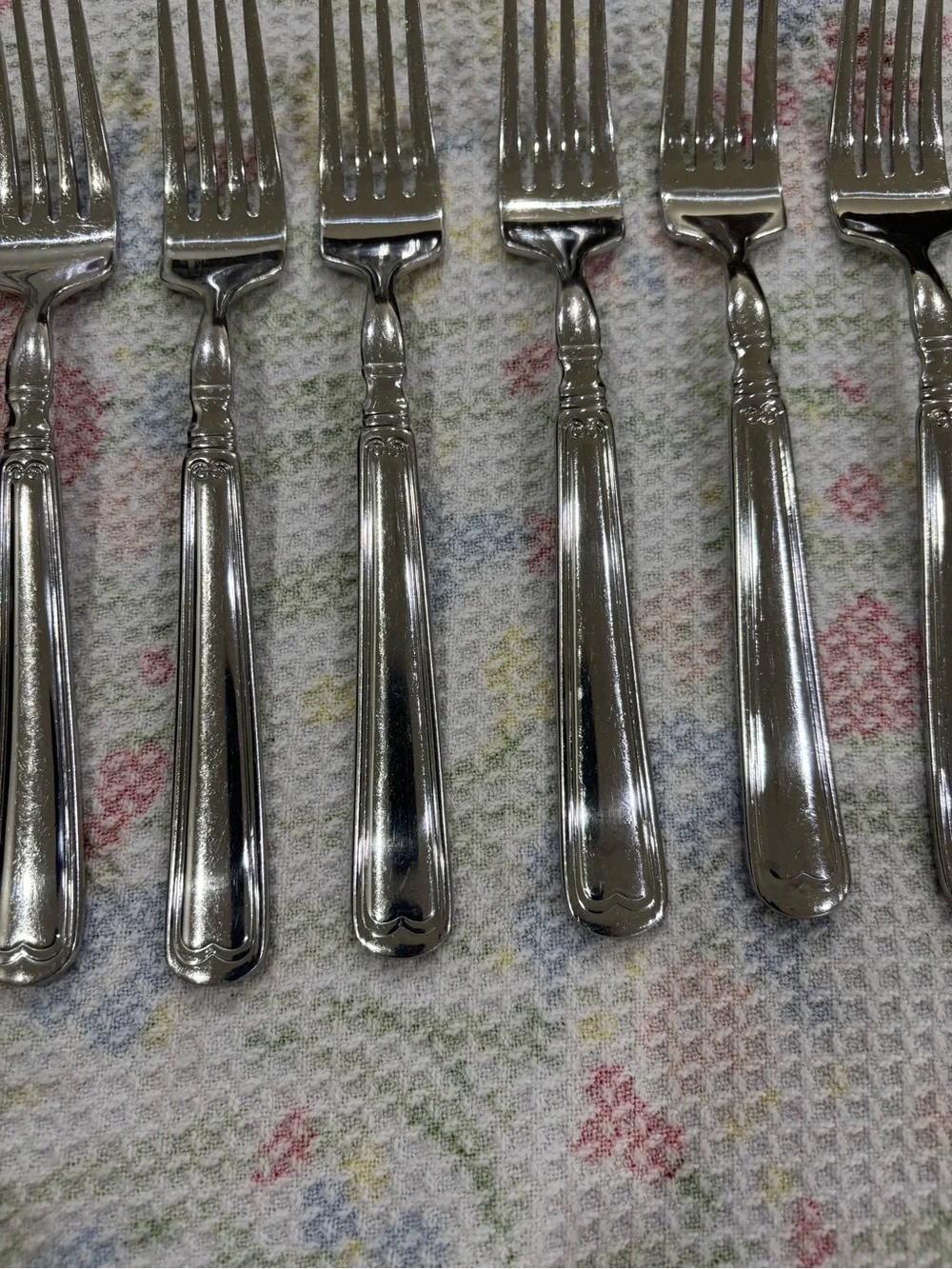 28 Pc Zwilling J.A. Henckels Vintage 1876 Stainless Steel Flatware.